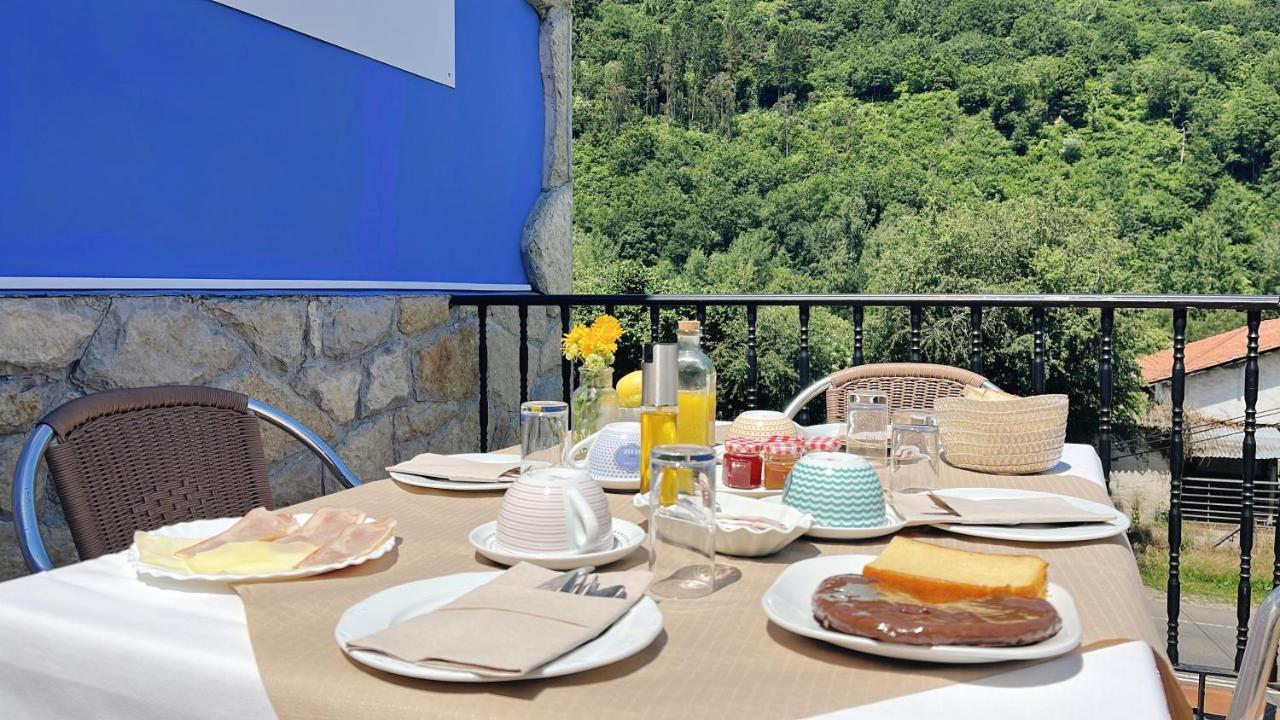 Hotel Avelina Cangas de Onís Exterior foto